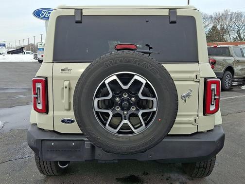 2025 Ford Bronco Outer Banks