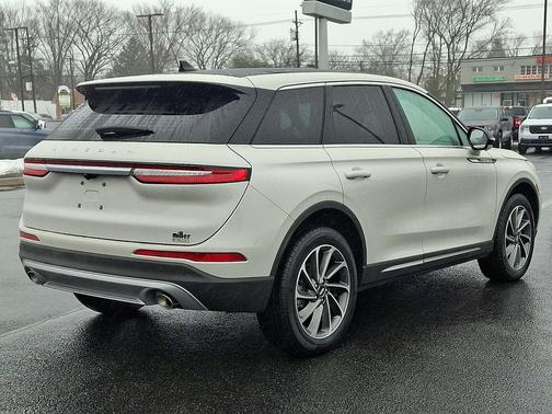 2024 Lincoln Corsair Premiere