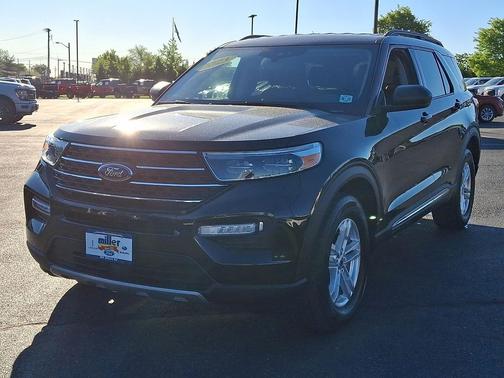 Agate Black Metallic 2023 Ford Explorer XLT