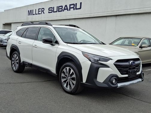 Crystal White Pearl 2023 Subaru Outback Limited