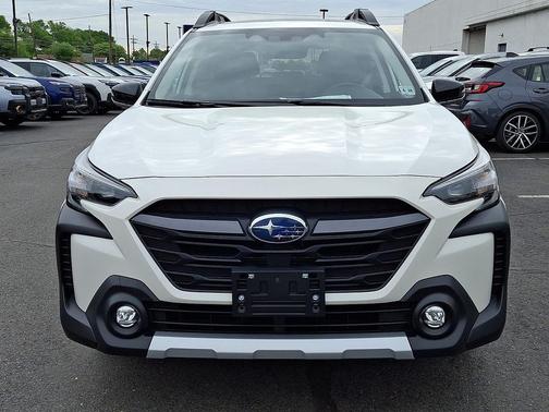 Crystal White Pearl 2023 Subaru Outback Limited