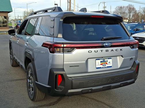 Ice Silver Metallic 2026 Subaru Outback Premium