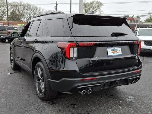 Black Metallic 2025 Ford Explorer ST