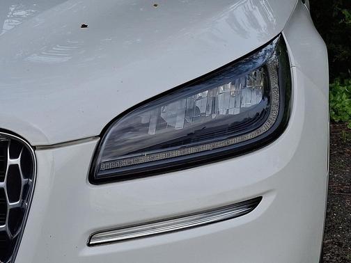 Pristine White Metallic Tri-Coat 2022 Lincoln Corsair Standard