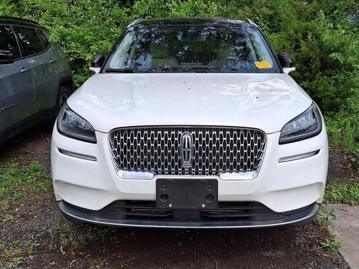 Pristine White Metallic Tri-Coat 2022 Lincoln Corsair Standard