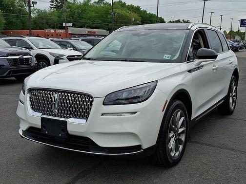Pristine White Metallic Tri-Coat 2022 Lincoln Corsair Standard