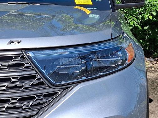 Iconic Silver Metallic 2023 Ford Explorer XLT