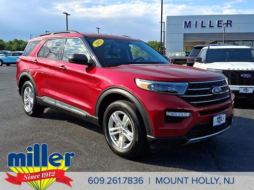 Rapid Red Metallic Tinted Clearcoat 2023 Ford Explorer XLT