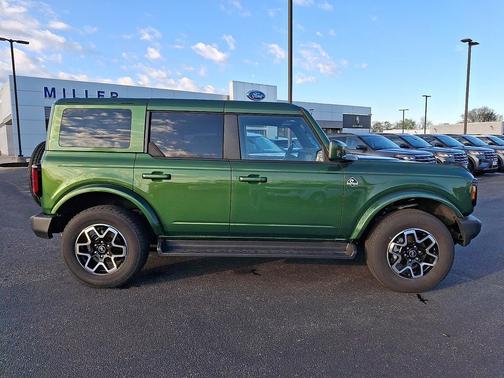 Green Metallic 2025 Ford Bronco Outer Banks