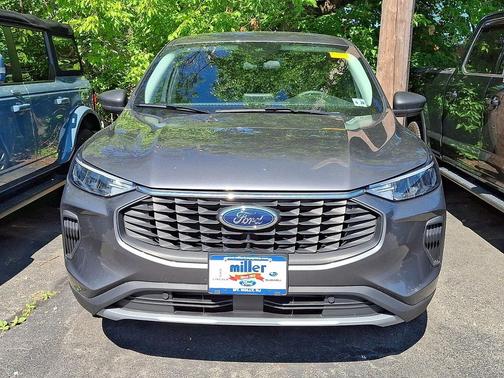Carbonized Gray Metallic 2023 Ford Escape Active