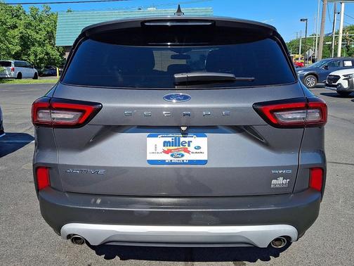Carbonized Gray Metallic 2023 Ford Escape Active