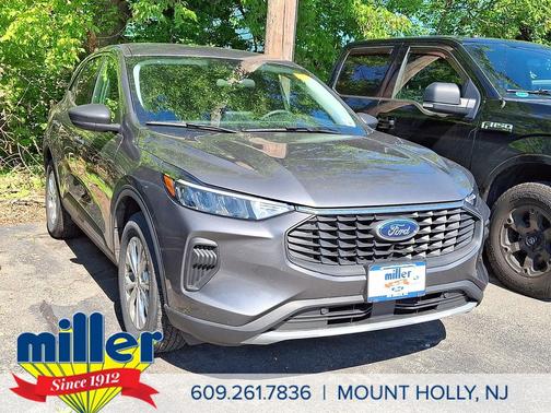 Carbonized Gray Metallic 2023 Ford Escape Active