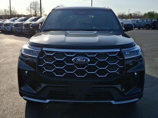 Black Metallic 2025 Ford Explorer Platinum