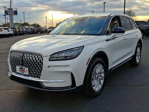 Pristine White Metallic Tri-Coat 2024 Lincoln Corsair Premiere