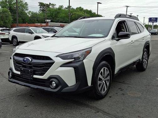 Crystal White Pearl 2025 Subaru Outback Premium