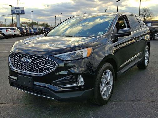 Agate Black Metallic 2024 Ford Edge SEL