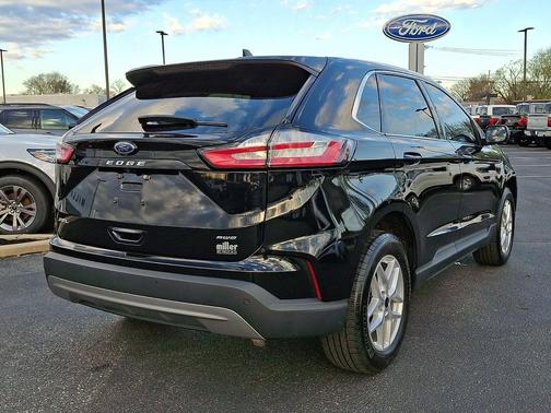 Agate Black Metallic 2024 Ford Edge SEL