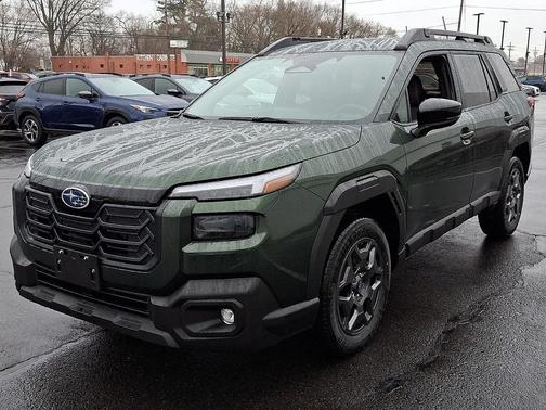 Deep Emerald Green Pearl 2026 Subaru Outback Premium