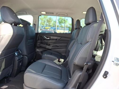 Crystal White Pearl 2026 Subaru Ascent Premium 7-Passenger