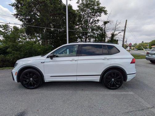 2021 Volkswagen Tiguan 2.0T SE R-Line Black