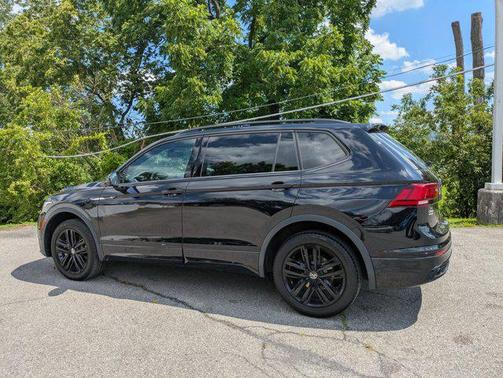 2022 Volkswagen Tiguan 2.0T SE R-Line Black 4MOTION