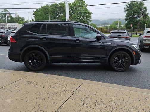 2022 Volkswagen Tiguan 2.0T SE R-Line Black 4MOTION