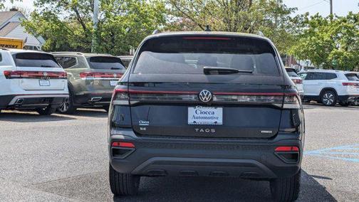 2025 Volkswagen Taos 1.5T SE Black