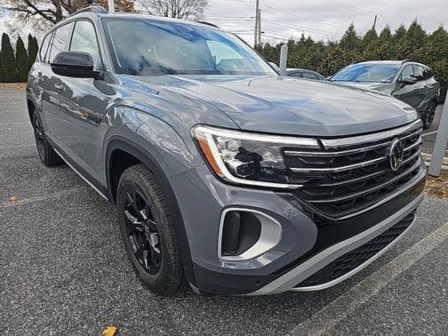 2024 Volkswagen Atlas 2.0T Peak Edition SE w/Technology