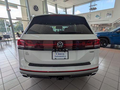 2025 Volkswagen Atlas 2.0T Peak Edition