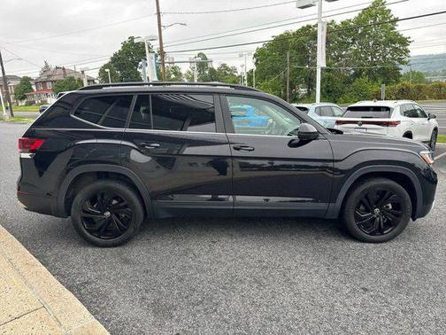 2022 Volkswagen Atlas 2.0T SE w/Technology 4MOTION