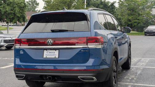 2025 Volkswagen Atlas 2.0T SE w/Technology 4MOTION