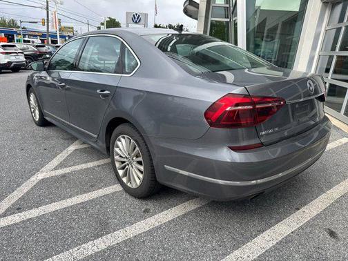2017 Volkswagen Passat 1.8T SE