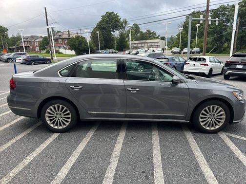 2017 Volkswagen Passat 1.8T SE