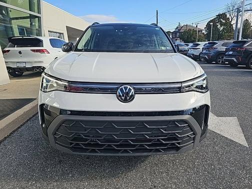 2025 Volkswagen Taos 1.5T SE Black