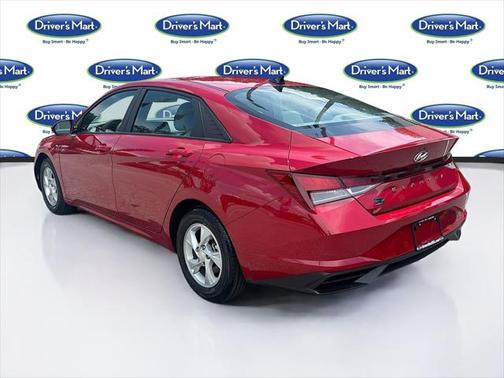 2022 Hyundai ELANTRA SE