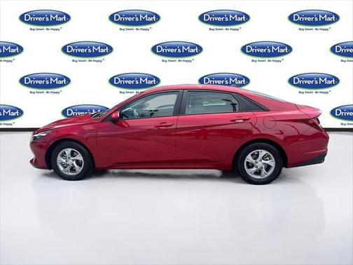 2022 Hyundai ELANTRA SE