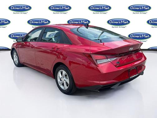 2022 Hyundai ELANTRA SE