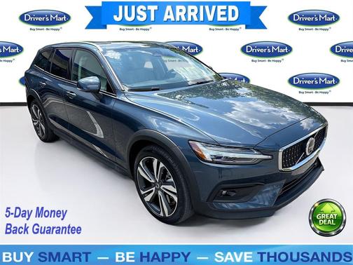 2025 Volvo V60 Cross Country Plus, B5 AWD Gas (mild hybrid)
