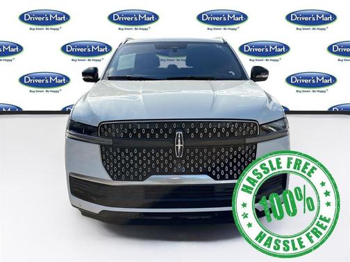 Pristine White Metallic Tri-Coat 2025 Lincoln Navigator Reserve