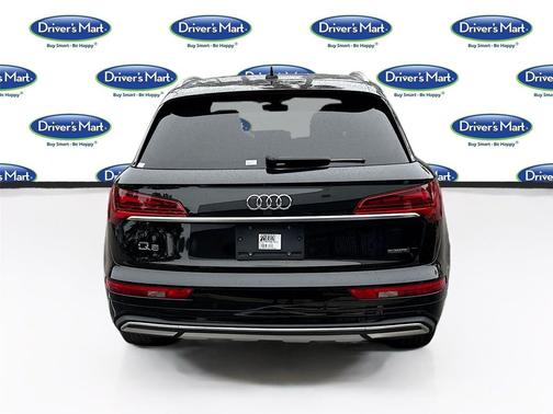 Mythos Black Metallic 2023 Audi Q5 40 Premium Plus