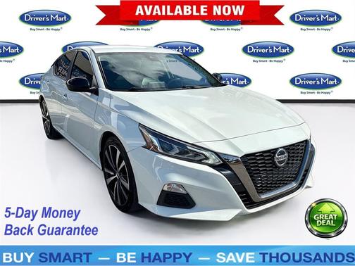 Glacier White 2022 Nissan Altima SR FWD