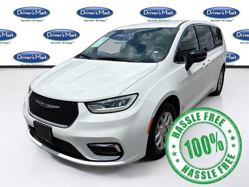 Bright White Clearcoat 2025 Chrysler Pacifica L