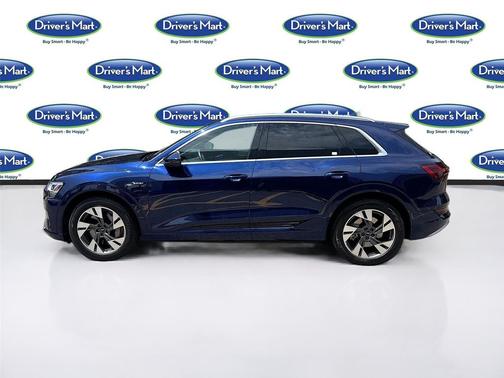 Navarra Blue Metallic 2022 Audi e-tron Premium