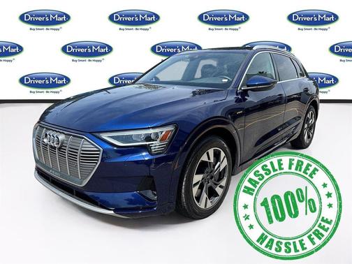 Navarra Blue Metallic 2022 Audi e-tron Premium