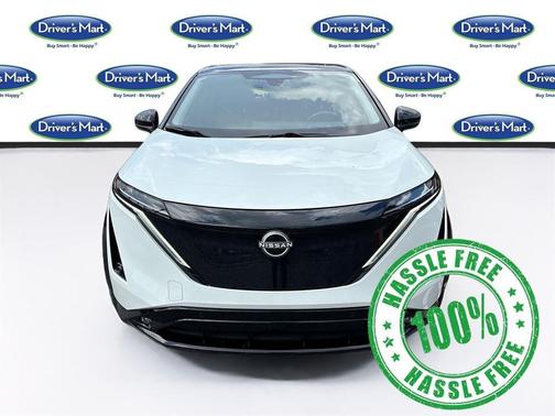 Everest White Pearl Tricoat/Black Diamond Pearl 2023 Nissan ARIYA PREMIERE