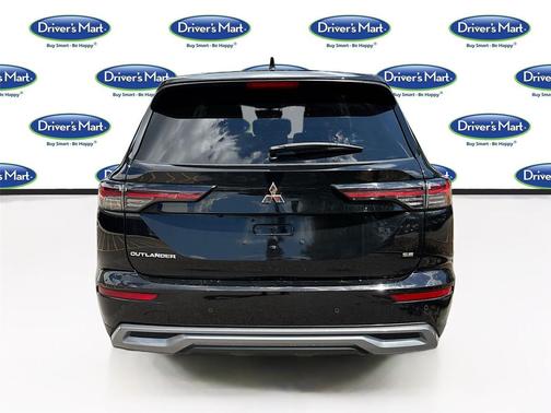 BLACK 2025 Mitsubishi Outlander SE 2.5 2WD