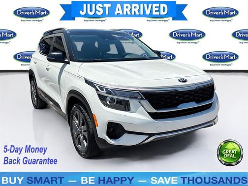 Clear White/Black Roof 2021 Kia Seltos S