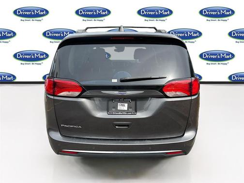 Granite Crystal Metallic Clearcoat 2019 Chrysler Pacifica Touring Plus