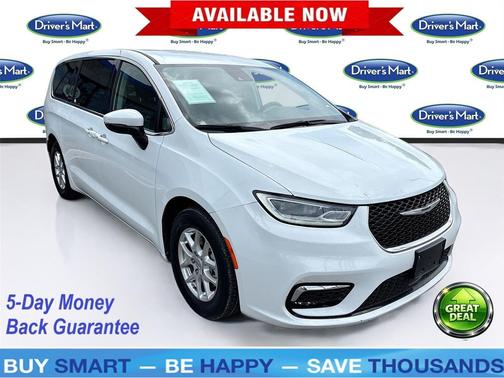 Bright White Clearcoat 2023 Chrysler Pacifica Touring L