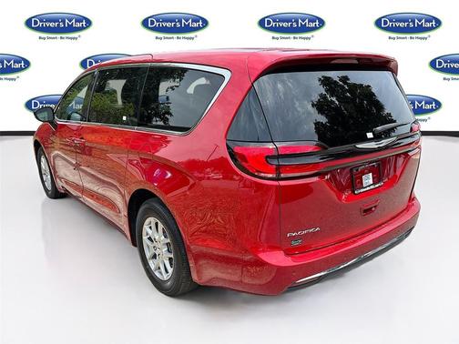 Red Hot Pearlcoat 2025 Chrysler Pacifica L